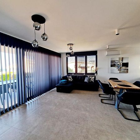 Dinary Apartman Вир Екстериор снимка